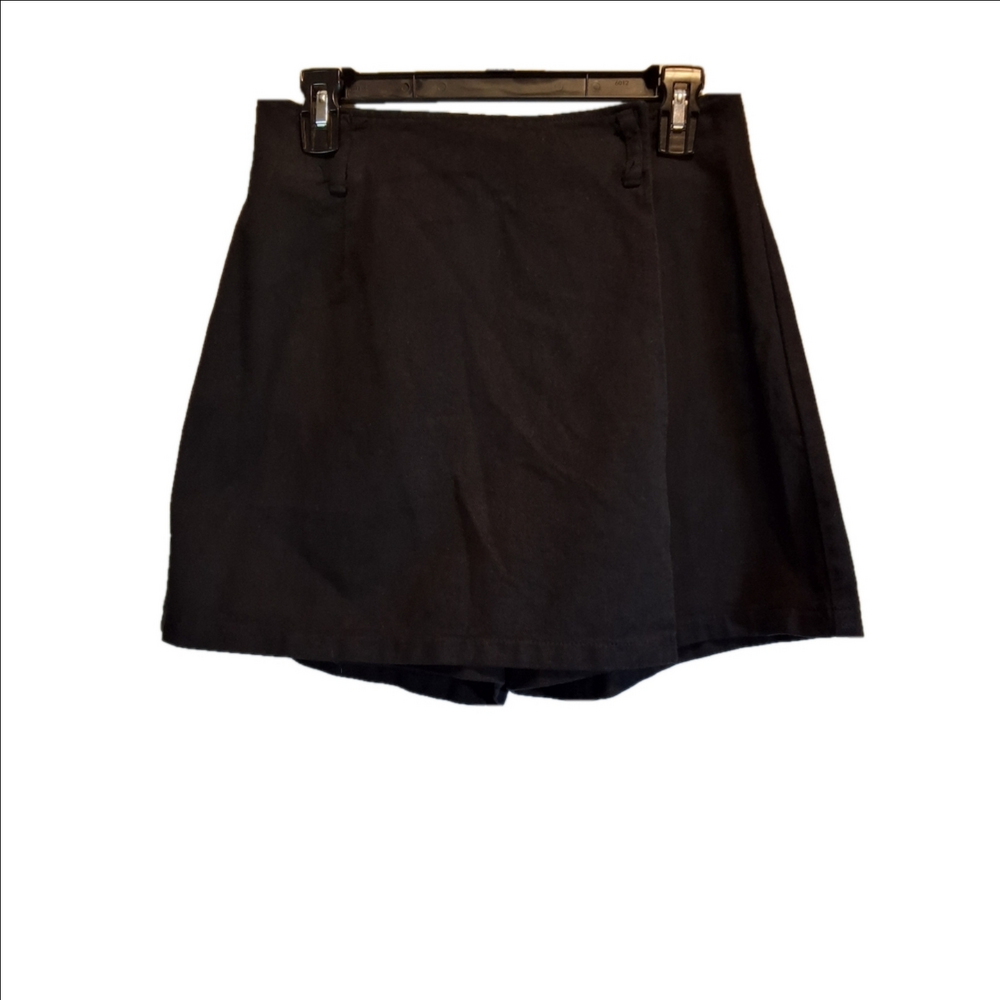 Black Skort Size 7 - Perfect Summer Wardrobe